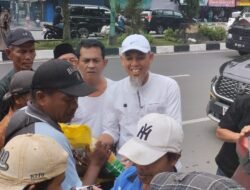 Usai Sholat Ashar, H Paisal Bercengkrama dengan Puluhan Tukang Becak di Dumai