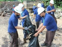 Apical Dumai Turut Rayakan Hari Perhubungan Nasional dengan Melakukan Aksi Bersih Pantai